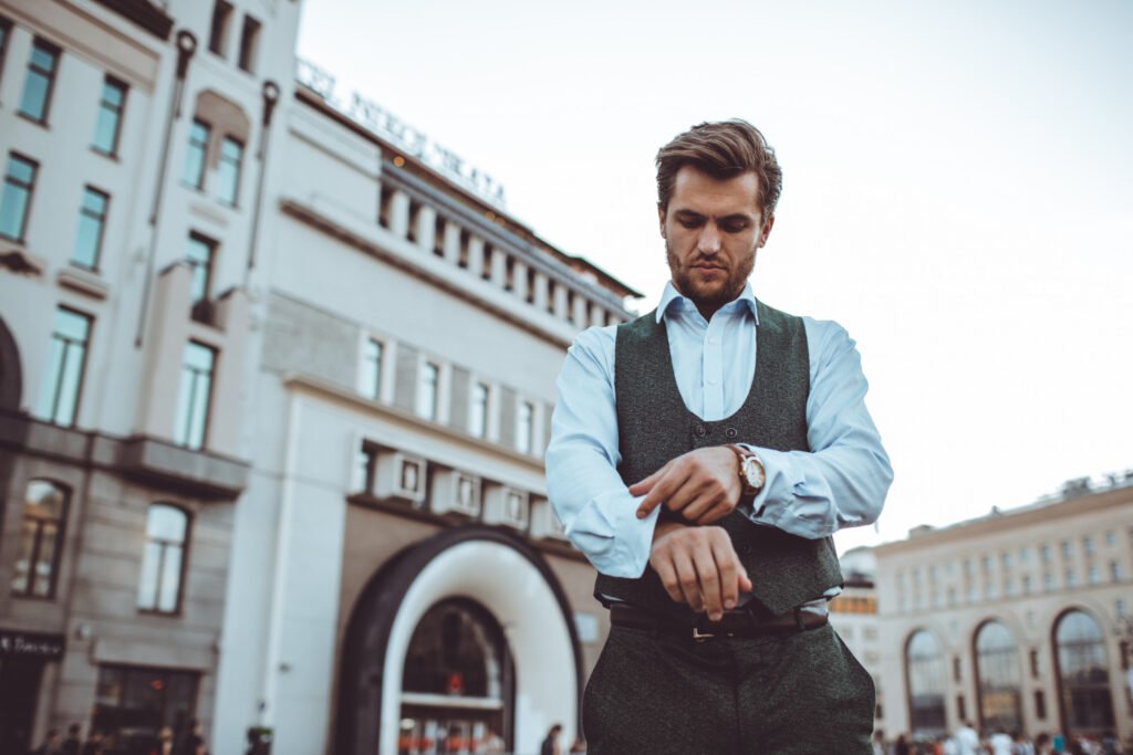 How to Dress Like a 1940s Gentleman: An Ultimate Guide to Men’s Fashion
